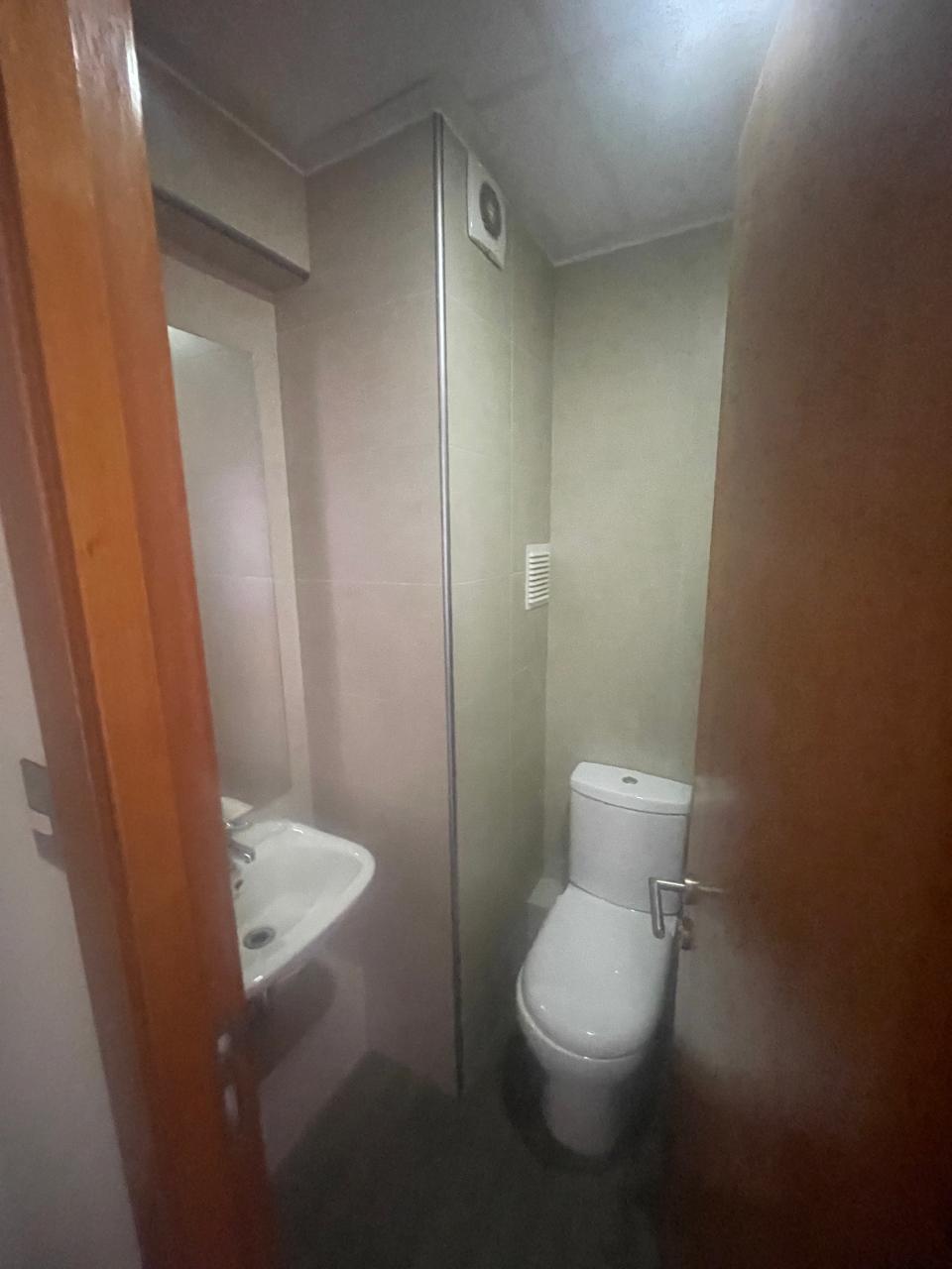 Arriendo de Excelente Oficina en Edificio City Center a pasos del Centro.